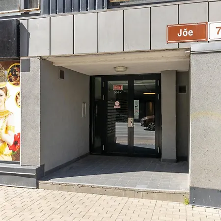 Center Joe 7 *